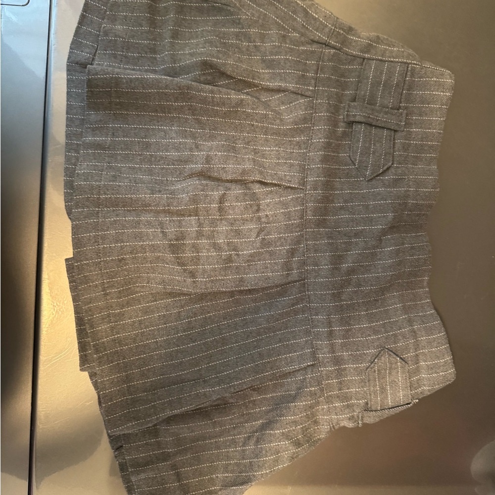 Abercrombie Kids Gray Pinstriped Skort.